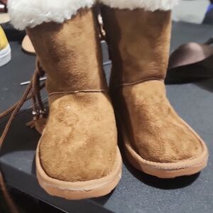 Cozy Brown Suede Boots with Faux Fur Lining